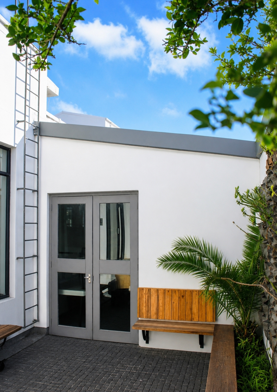 To Let Commercial Property for Rent in Woodstock Western Cape